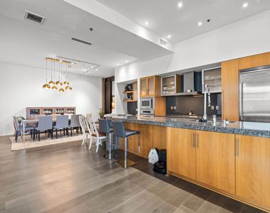 1111 S Grand Avenue - Photo Thumbnail 8