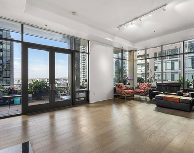 1111 S Grand Avenue - Photo Thumbnail 4