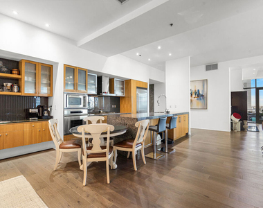 1111 S Grand Avenue - Photo Thumbnail 7