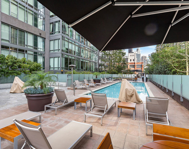 1111 S Grand Avenue - Photo Thumbnail 20