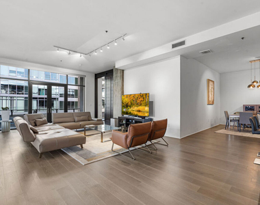 1111 S Grand Avenue - Photo Thumbnail 6