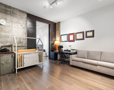 1111 S Grand Avenue - Photo Thumbnail 15