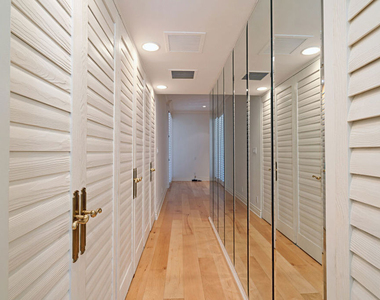 1333 S Beverly Glen - Photo Thumbnail 17