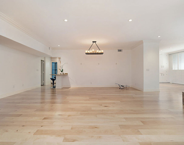 1333 S Beverly Glen - Photo Thumbnail 11