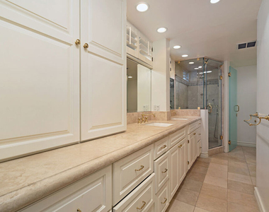 1333 S Beverly Glen - Photo Thumbnail 20