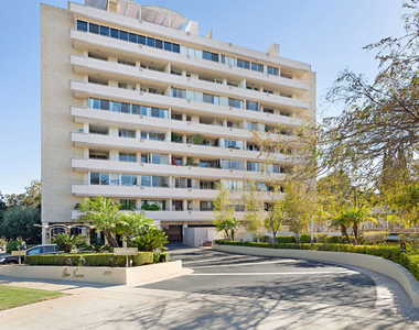 1333 S Beverly Glen - Photo Thumbnail 3