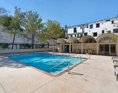 1333 S Beverly Glen - Photo Thumbnail 31