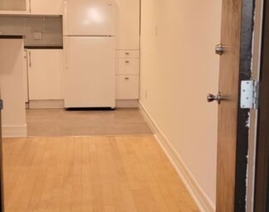 305 Broadway Street - Photo Thumbnail 40