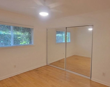 305 Broadway Street - Photo Thumbnail 5