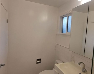 305 Broadway Street - Photo Thumbnail 19