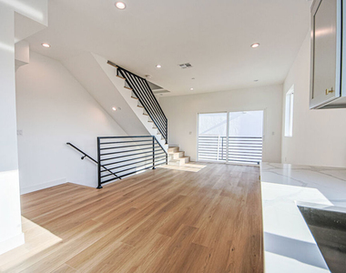 11443 Hatteras Street - Photo Thumbnail 13