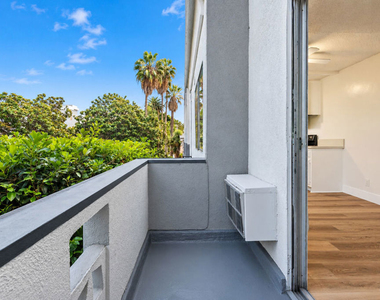 825 S Bedford Street - Photo Thumbnail 4