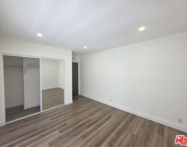 11051 Missouri Avenue - Photo Thumbnail 52