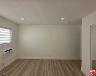 11051 Missouri Avenue - Photo Thumbnail 44