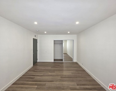 11051 Missouri Avenue - Photo Thumbnail 33