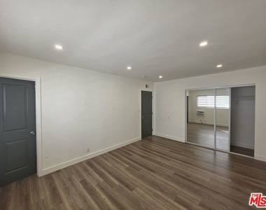 11051 Missouri Avenue - Photo Thumbnail 34