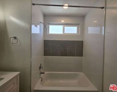 11051 Missouri Avenue - Photo Thumbnail 19