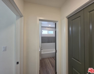 11051 Missouri Avenue - Photo Thumbnail 17