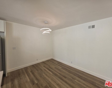 11051 Missouri Avenue - Photo Thumbnail 61