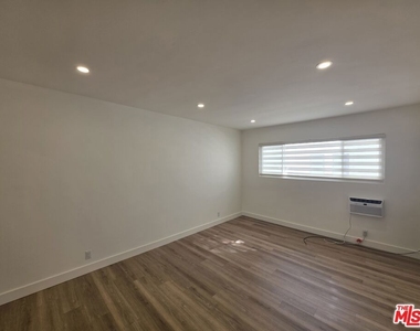 11051 Missouri Avenue - Photo Thumbnail 30