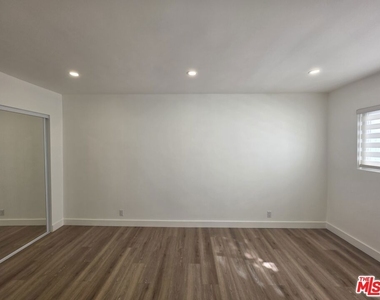 11051 Missouri Avenue - Photo Thumbnail 31