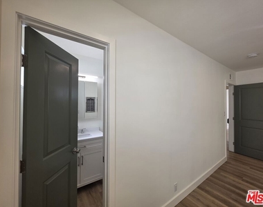 11051 Missouri Avenue - Photo Thumbnail 11
