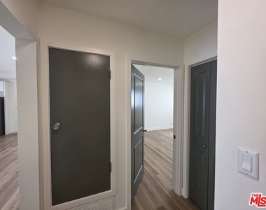 11051 Missouri Avenue - Photo Thumbnail 29