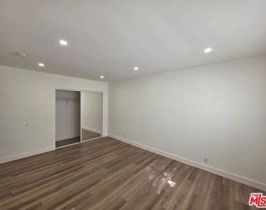 11051 Missouri Avenue - Photo Thumbnail 32