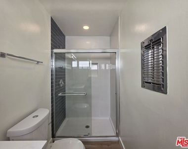 11051 Missouri Avenue - Photo Thumbnail 14