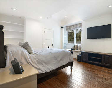 9530 Moonridge Terrace Place - Photo Thumbnail 28