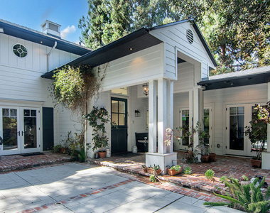 9530 Moonridge Terrace Place - Photo Thumbnail 4