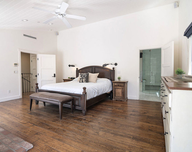 9530 Moonridge Terrace Place - Photo Thumbnail 17