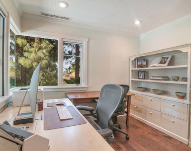 9530 Moonridge Terrace Place - Photo Thumbnail 31