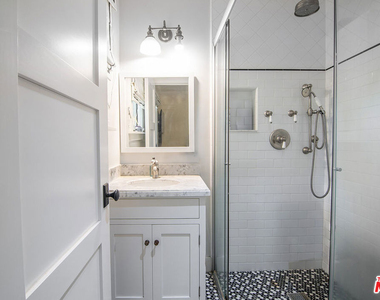 9530 Moonridge Terrace Place - Photo Thumbnail 33