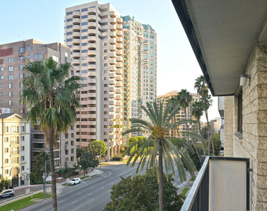 10535 Wilshire Boulevard - Photo Thumbnail 2