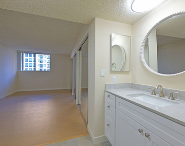 10535 Wilshire Boulevard - Photo Thumbnail 17