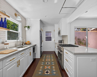 3831 Broadlawn Drive - Photo Thumbnail 10