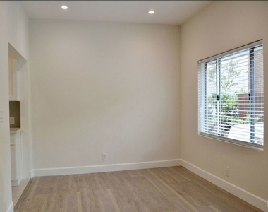 134 S Elm Drive - Photo Thumbnail 7