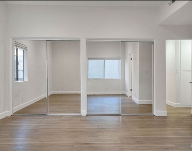 134 S Elm Drive - Photo Thumbnail 15