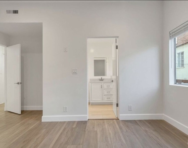 134 S Elm Drive - Photo Thumbnail 13