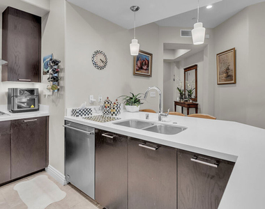 611 Caruso Avenue - Photo Thumbnail 7