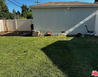 5048 Enfield Avenue - Photo Thumbnail 27