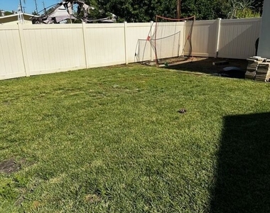 5048 Enfield Avenue - Photo Thumbnail 24