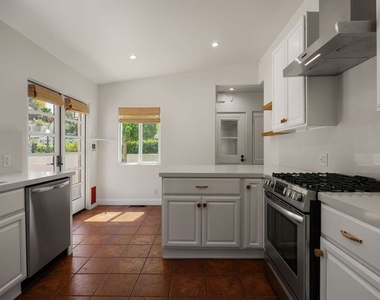 3447 Primera Avenue - Photo Thumbnail 16