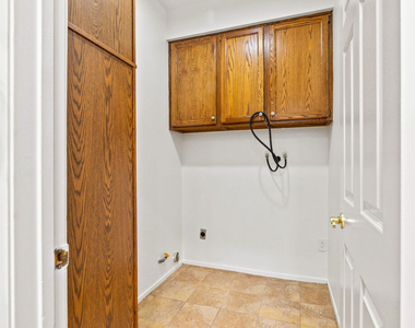 5420 Sylmar Avenue - Photo Thumbnail 10