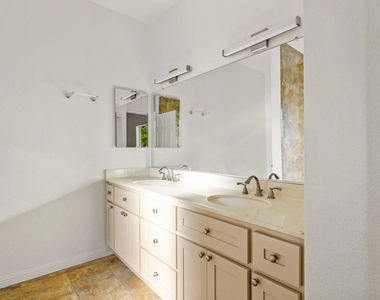 5420 Sylmar Avenue - Photo Thumbnail 25