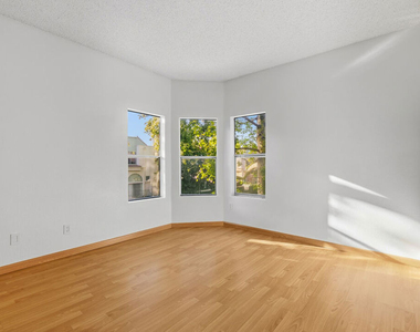 5420 Sylmar Avenue - Photo Thumbnail 19