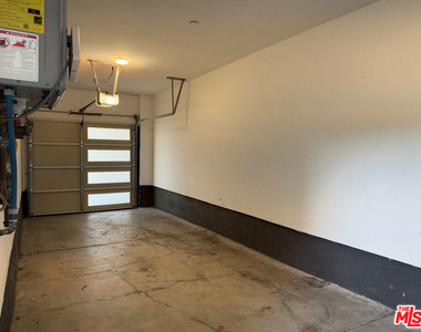238 N Park View - Photo Thumbnail 23
