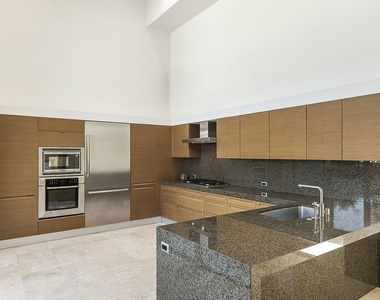 714 Westbourne Drive - Photo Thumbnail 9
