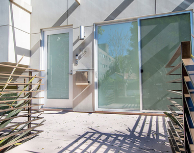 714 Westbourne Drive - Photo Thumbnail 2